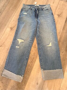 Light Wash Distressed Straight Leg Jeans